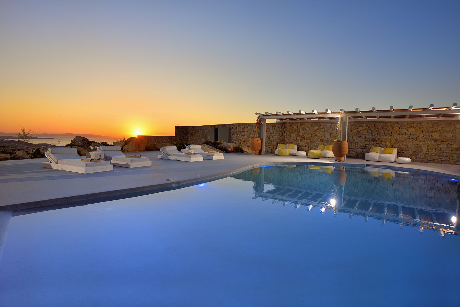 villa holidays in mykonos