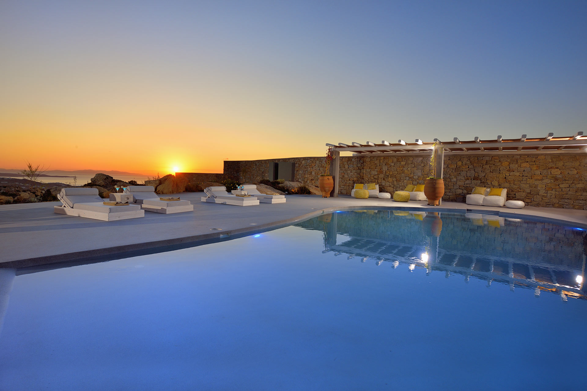 mykonos rocks villas moonstone