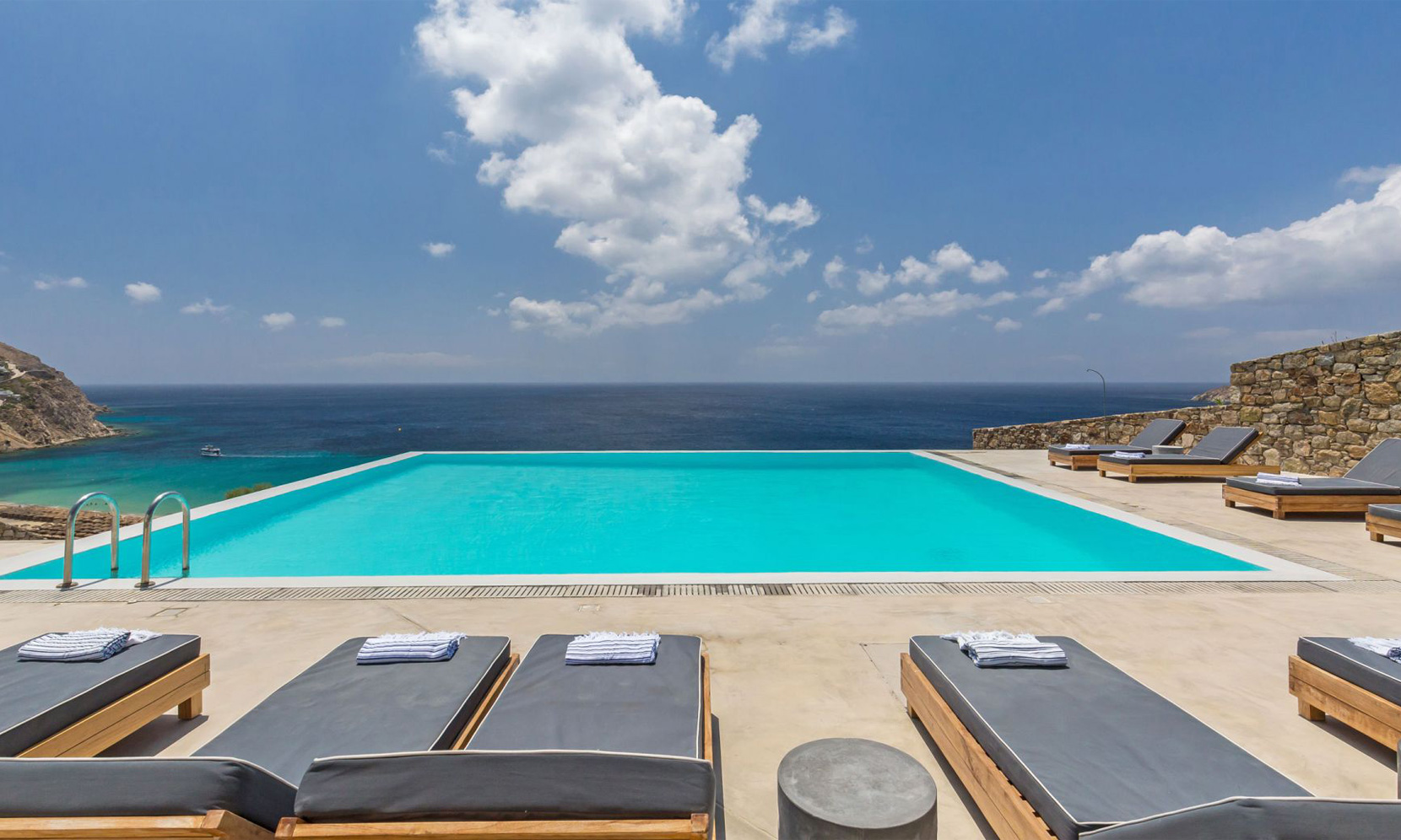 pool villa elia sea breeze