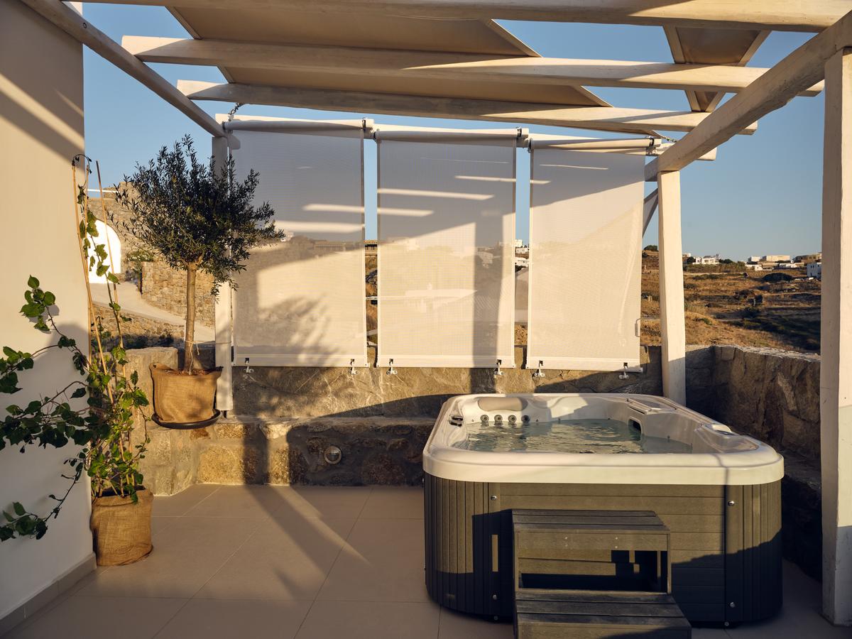 tourlos botique villas jacuzzi