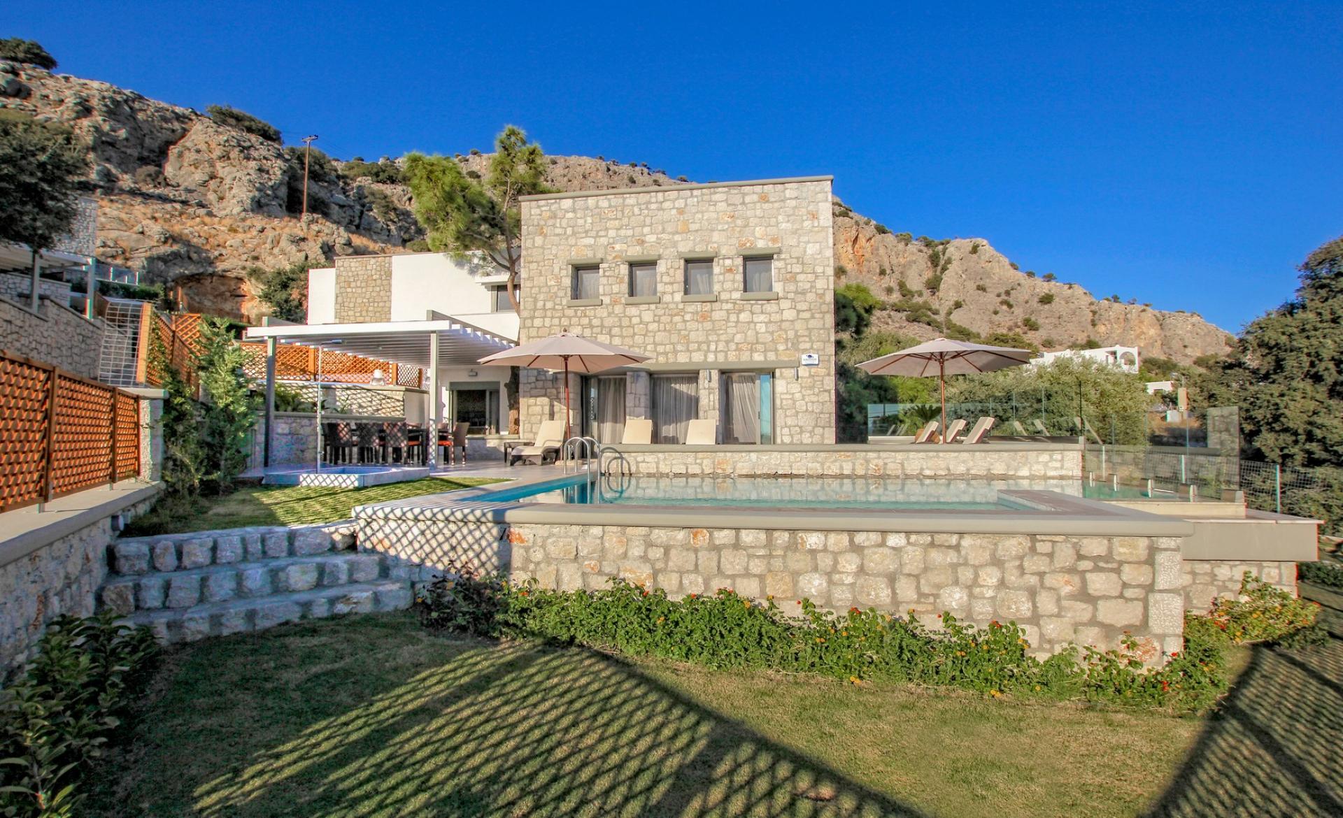 villas in rhodes luxury