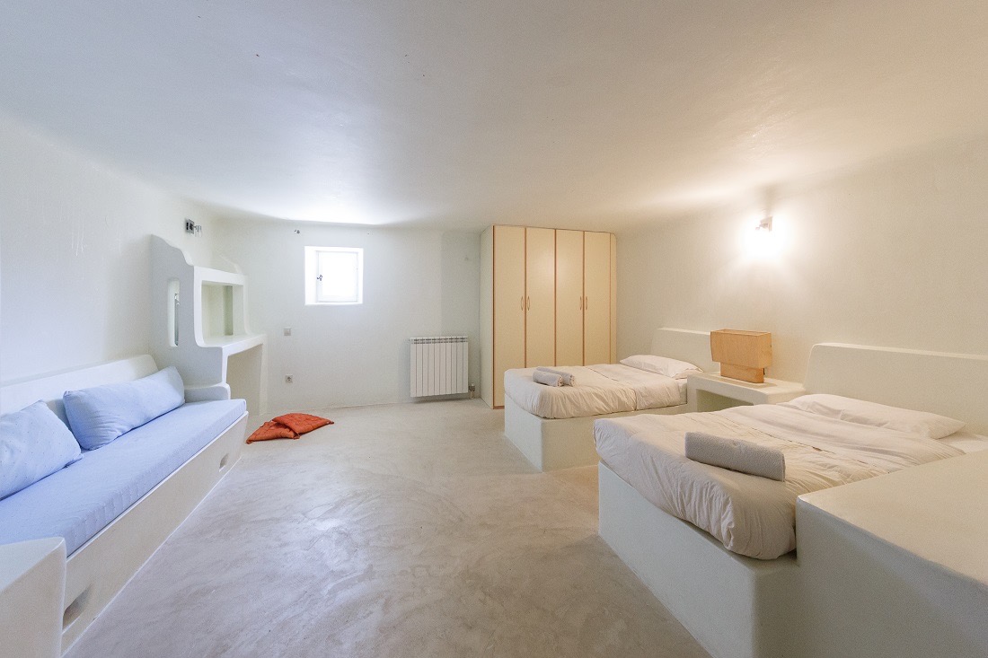 double bedrooms large villas in mykonos