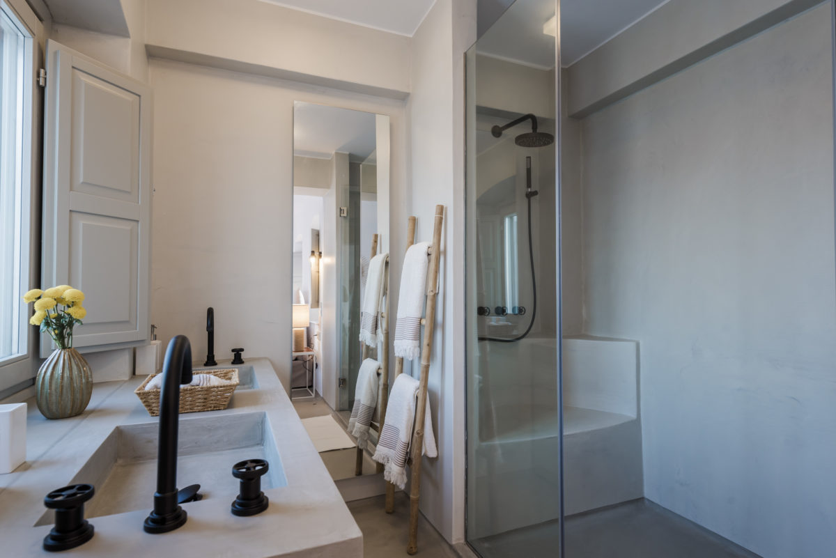 mykonos villas 6 bedrooms showers
