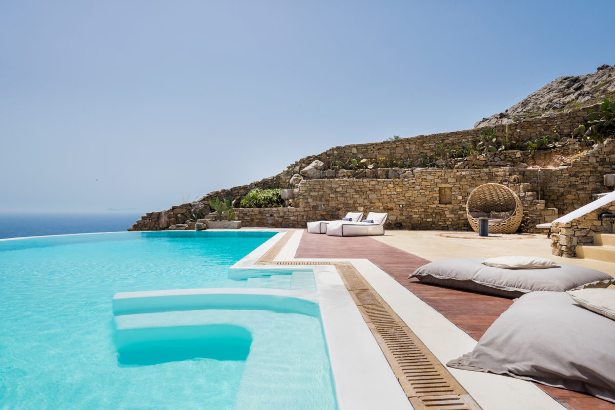 large villas in mykonos