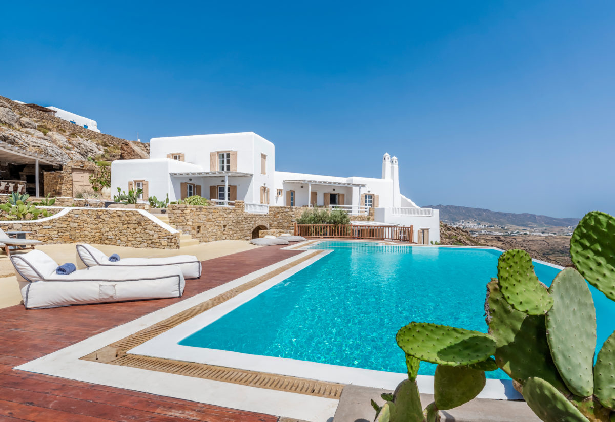mykonos luxury villas greece
