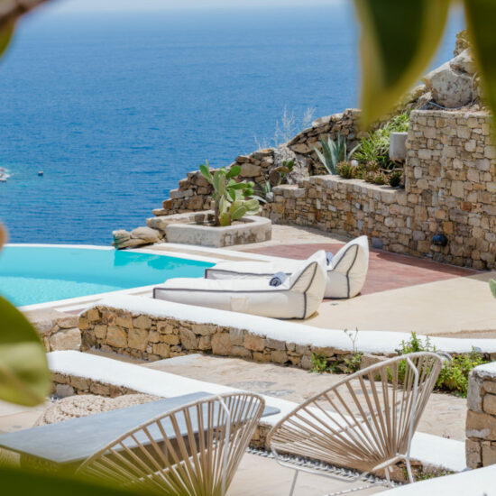 large villas in mykonos