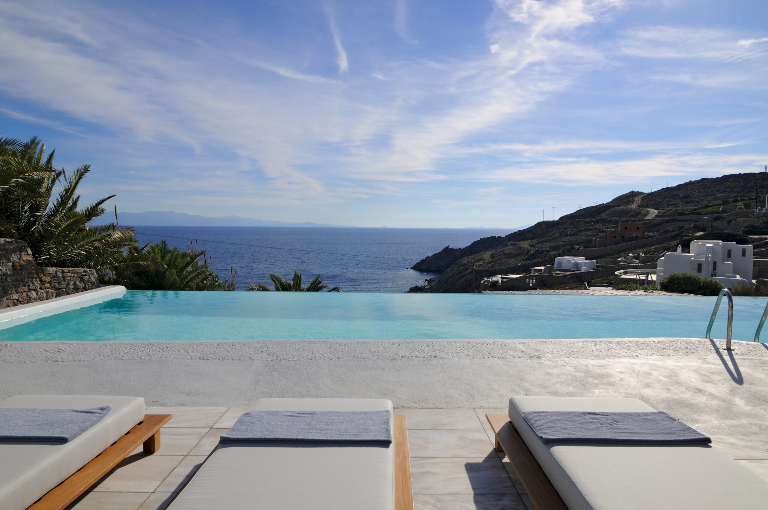 manos villa mykonos