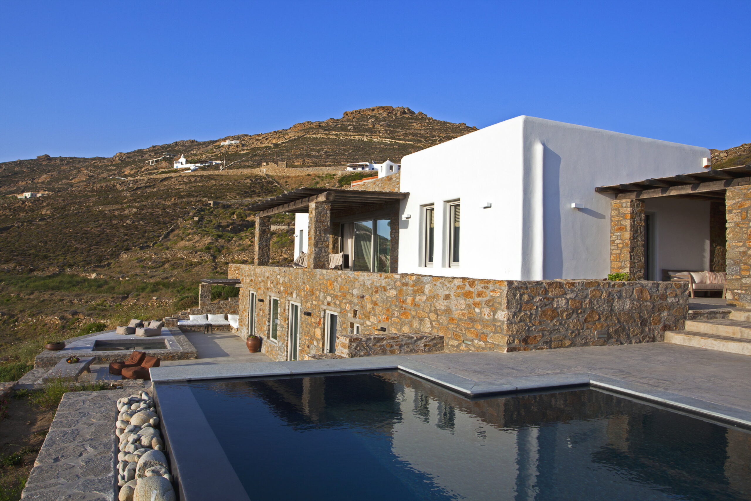 villa amra ftelia mykonos pool