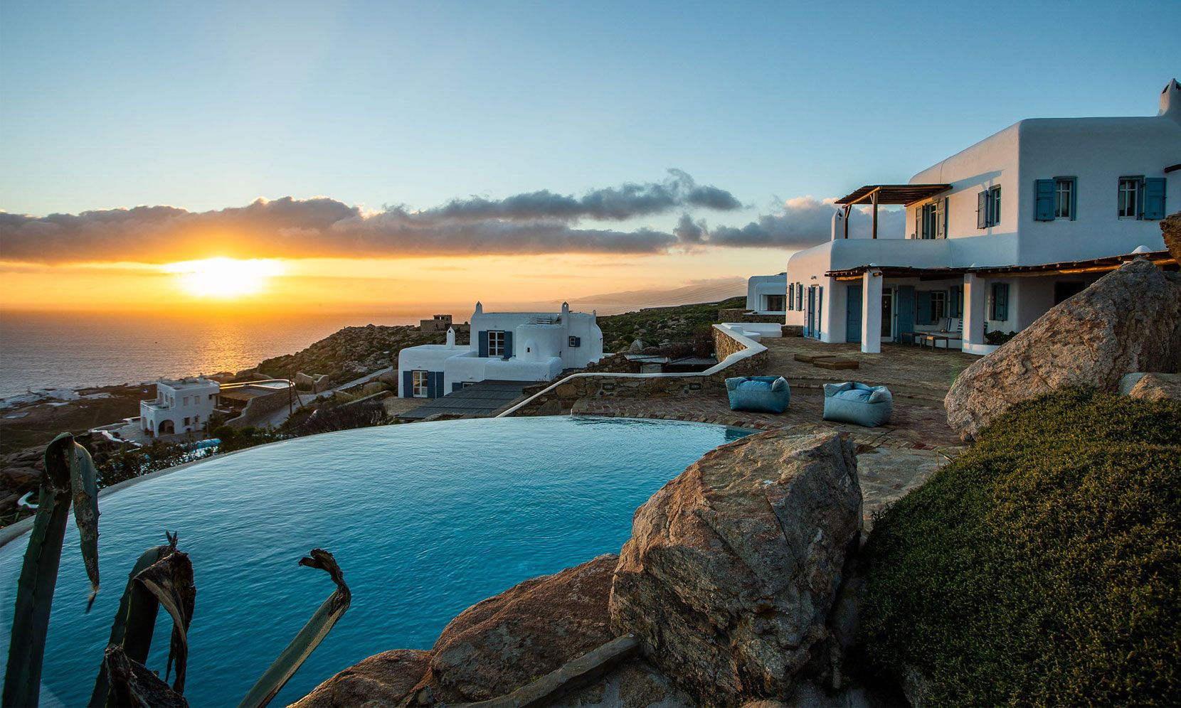 views mykonos luxury villas tourlos