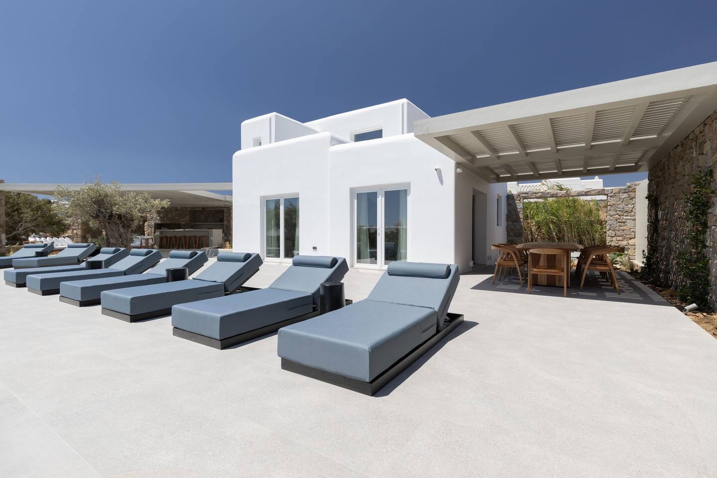 villa aghia anna mykonos loungers