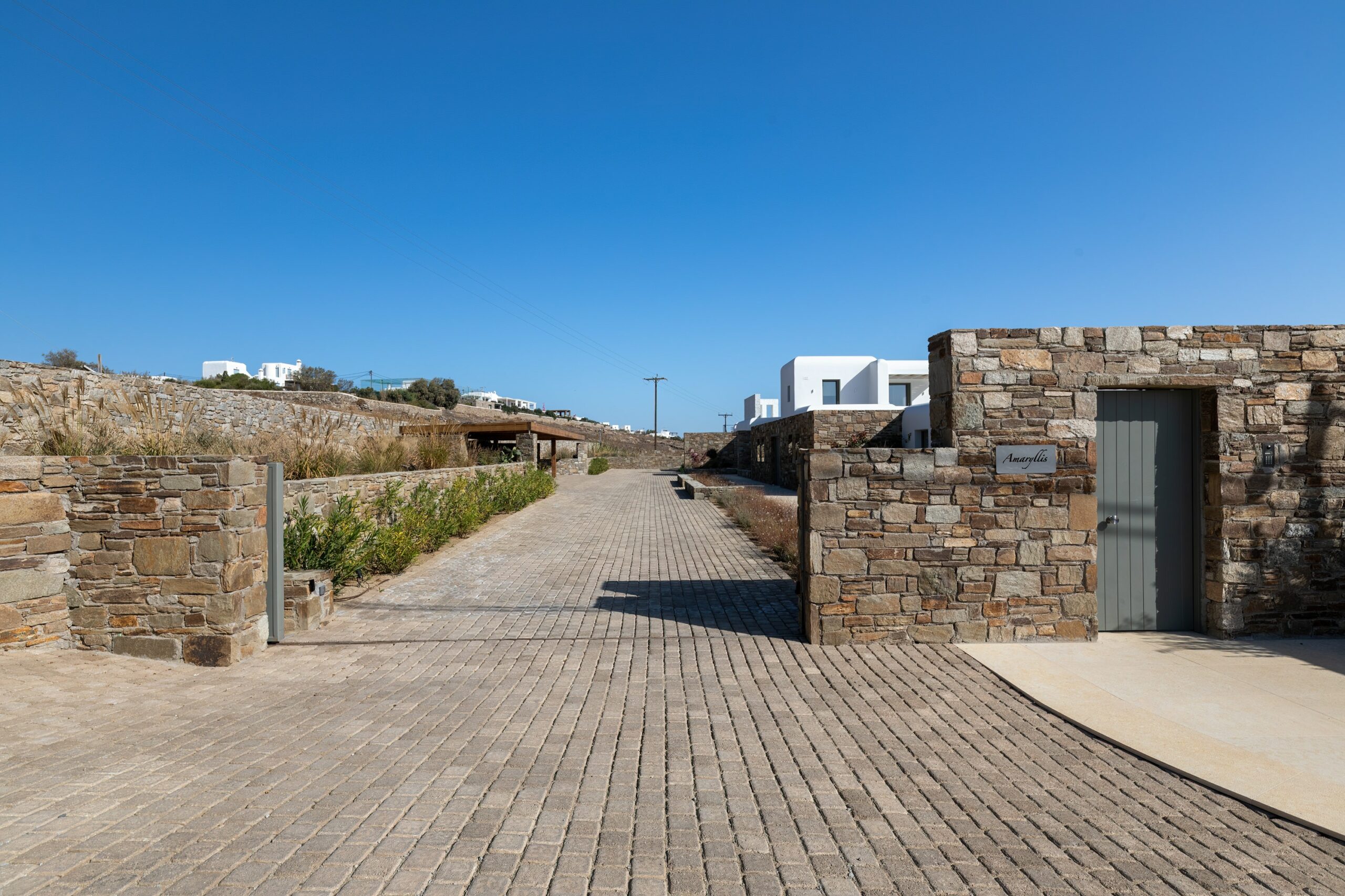 glyfadi estate kitchen driveway