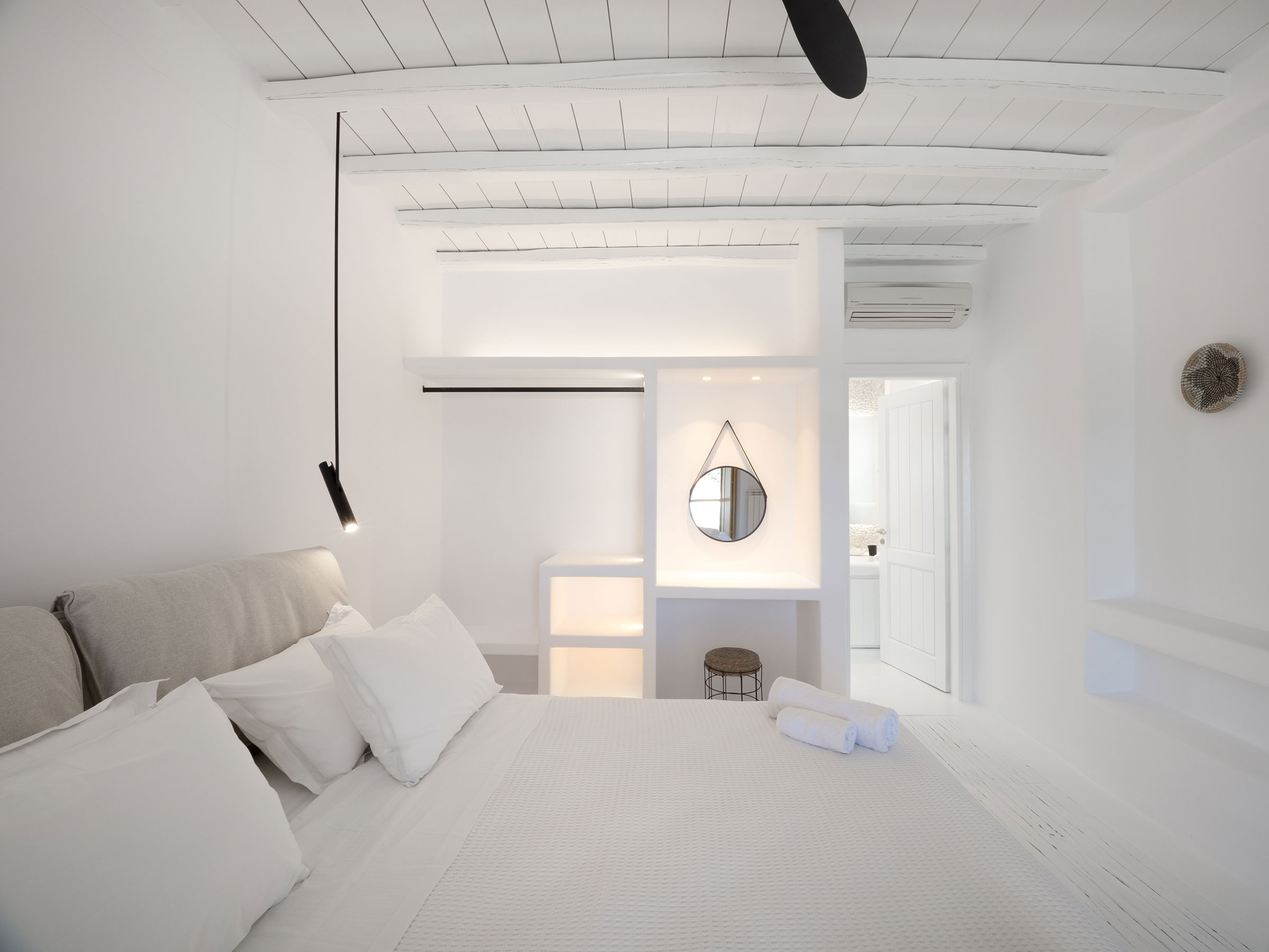 psarou houses mykonos bedrooms