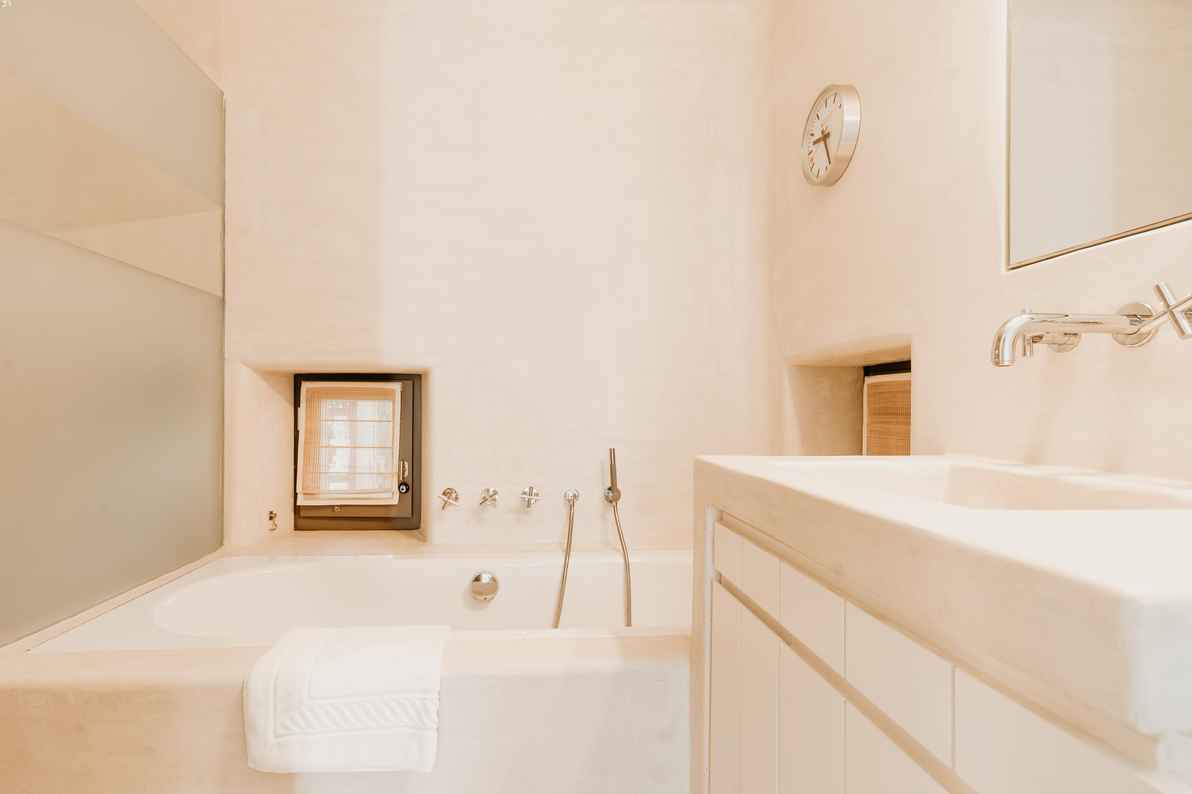 villa katerina Mykonos town bathroom