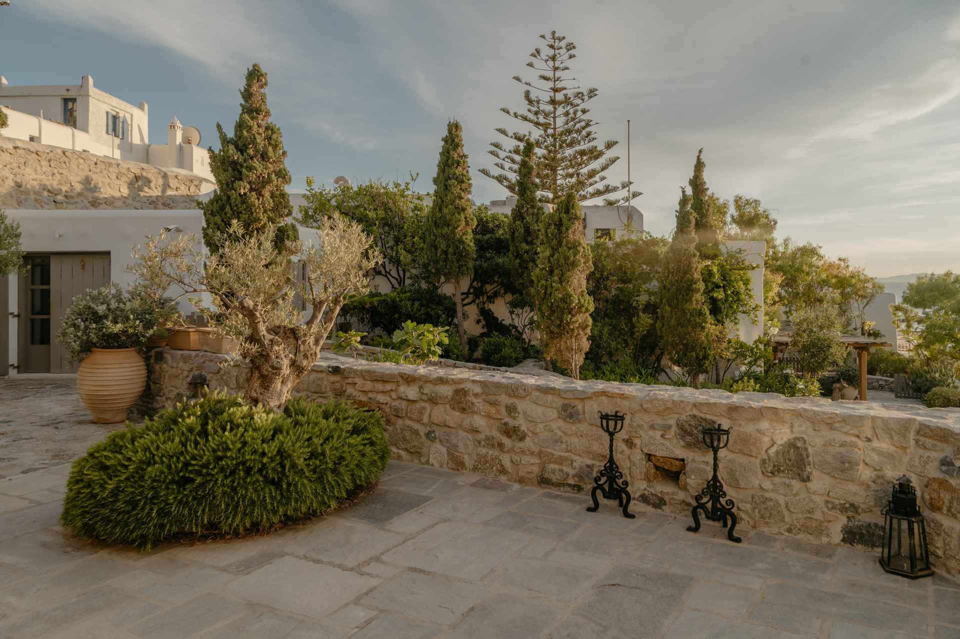 villa katerina Mykonos town gardens