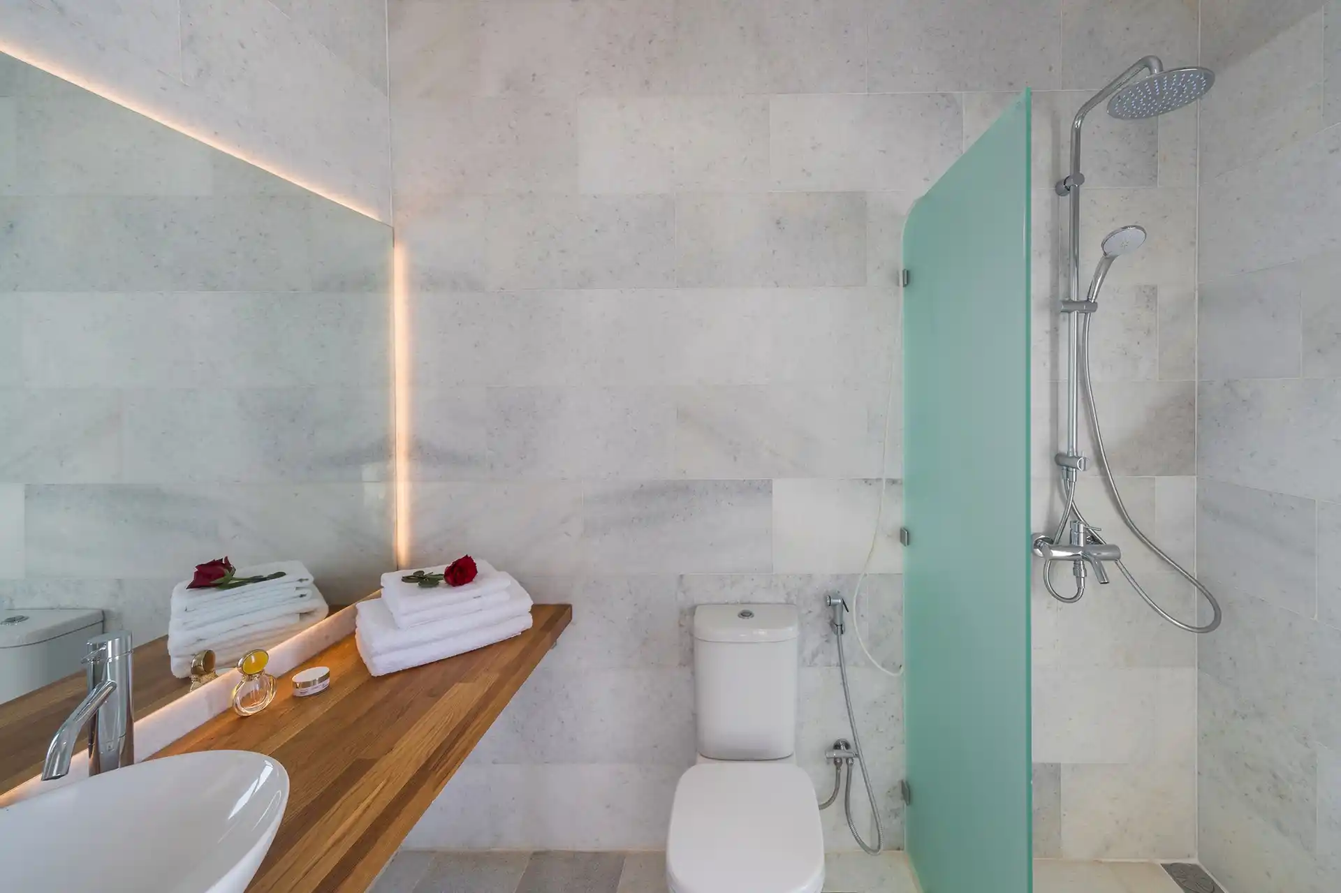 villa sonas syros showers