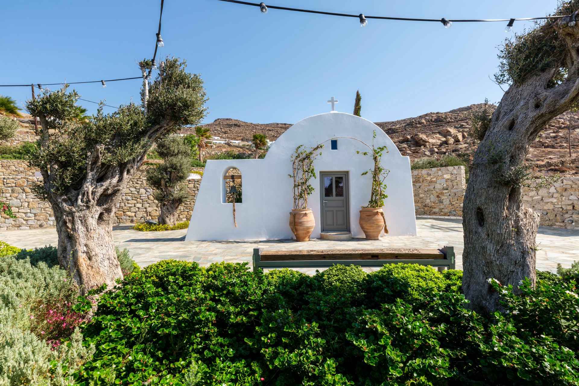 Beach Villa Houlakia mykonos chapel