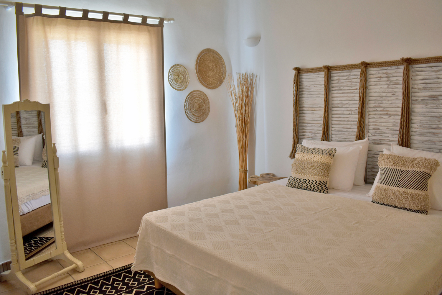 rooms kalo livadi View villas