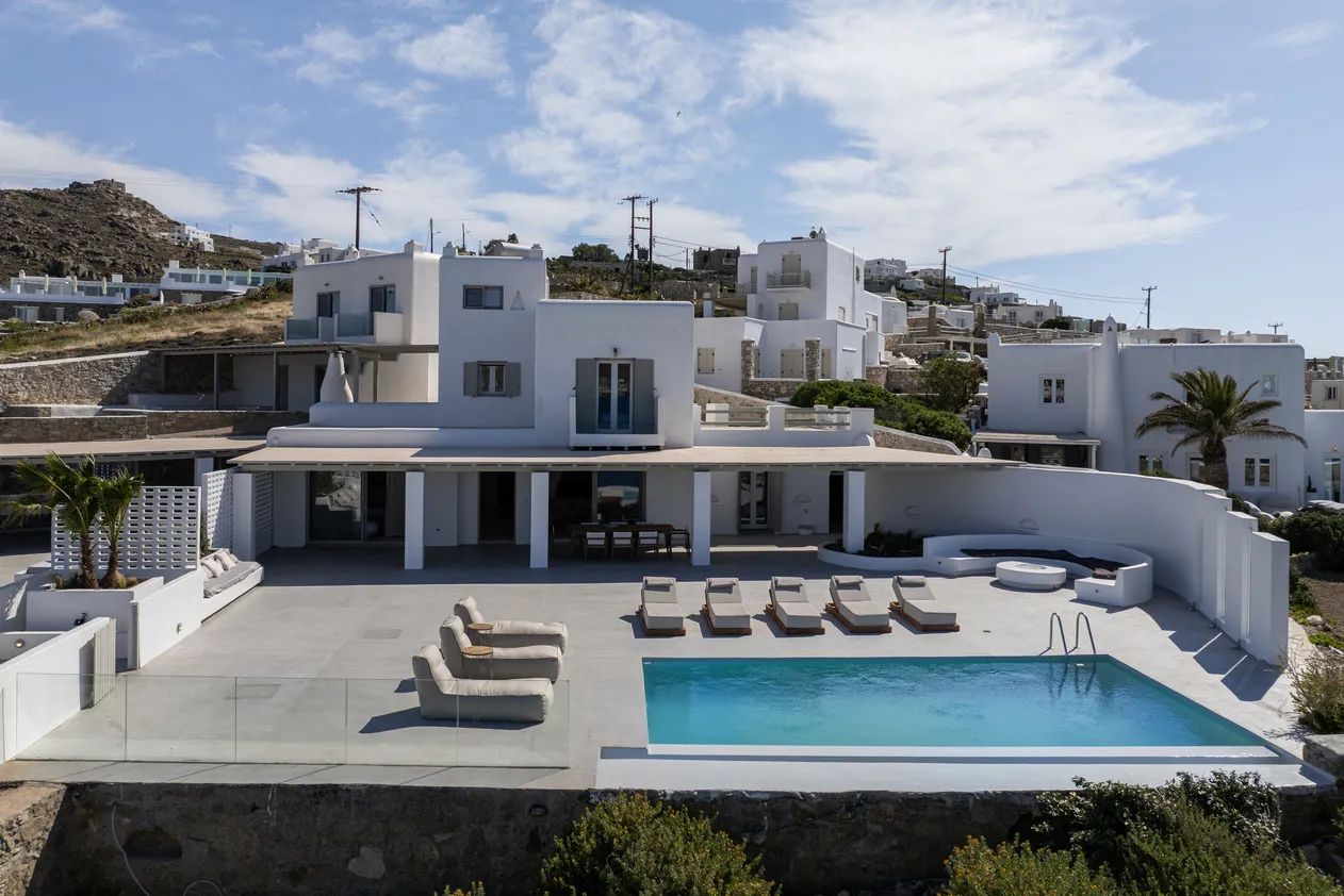 large villa in mykonos