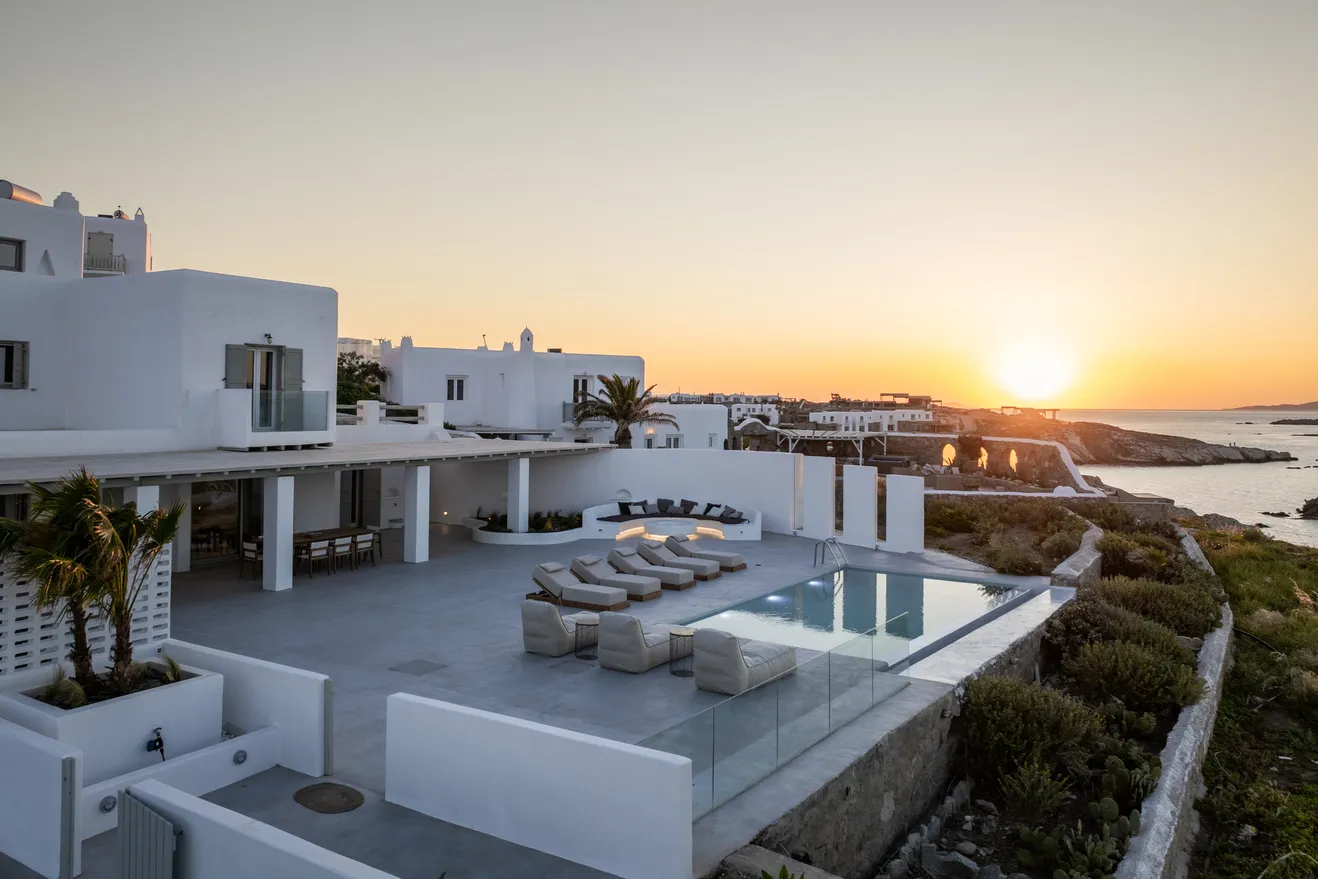 large villa in mykonos