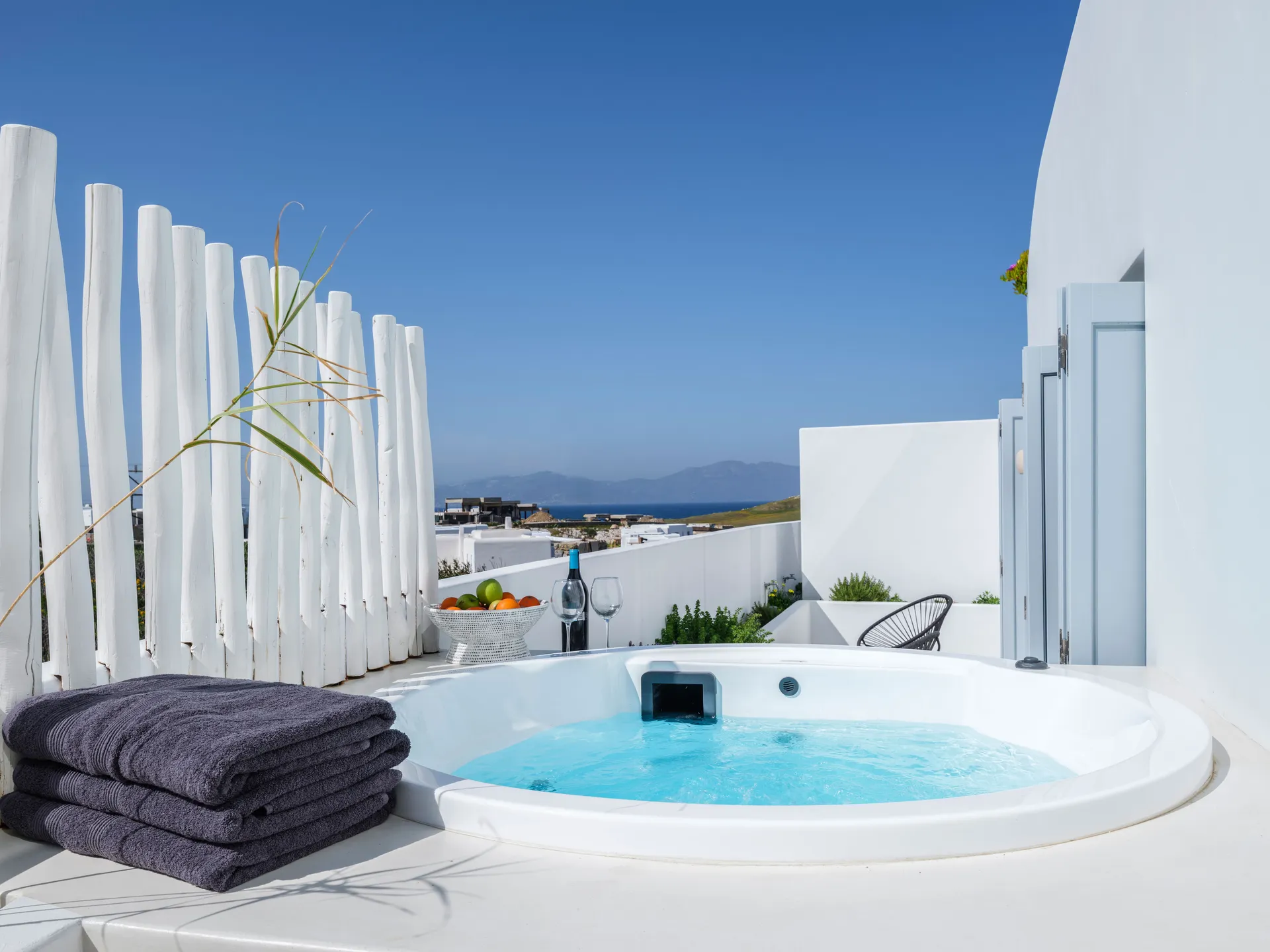 villa label kanalia mykonos tub