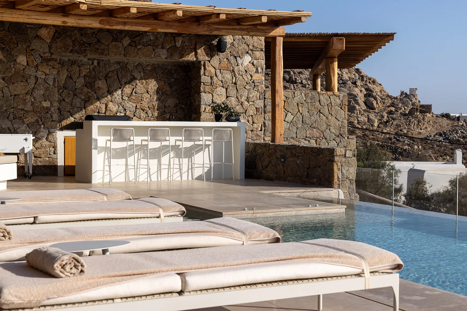 pool regalia villas choulakia mykonos