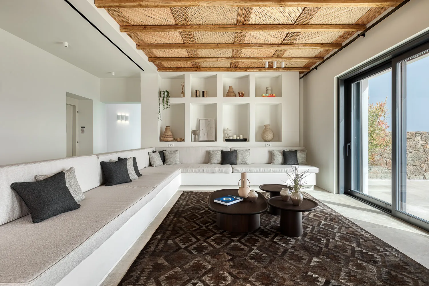 regalia villas choulakia mykonos lounge