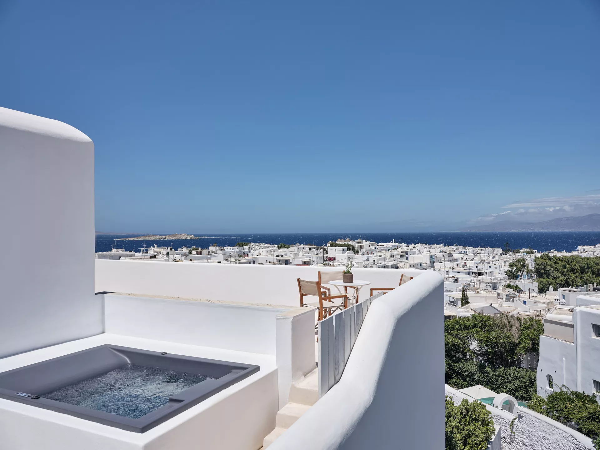 chora boutique villa jacuzzi