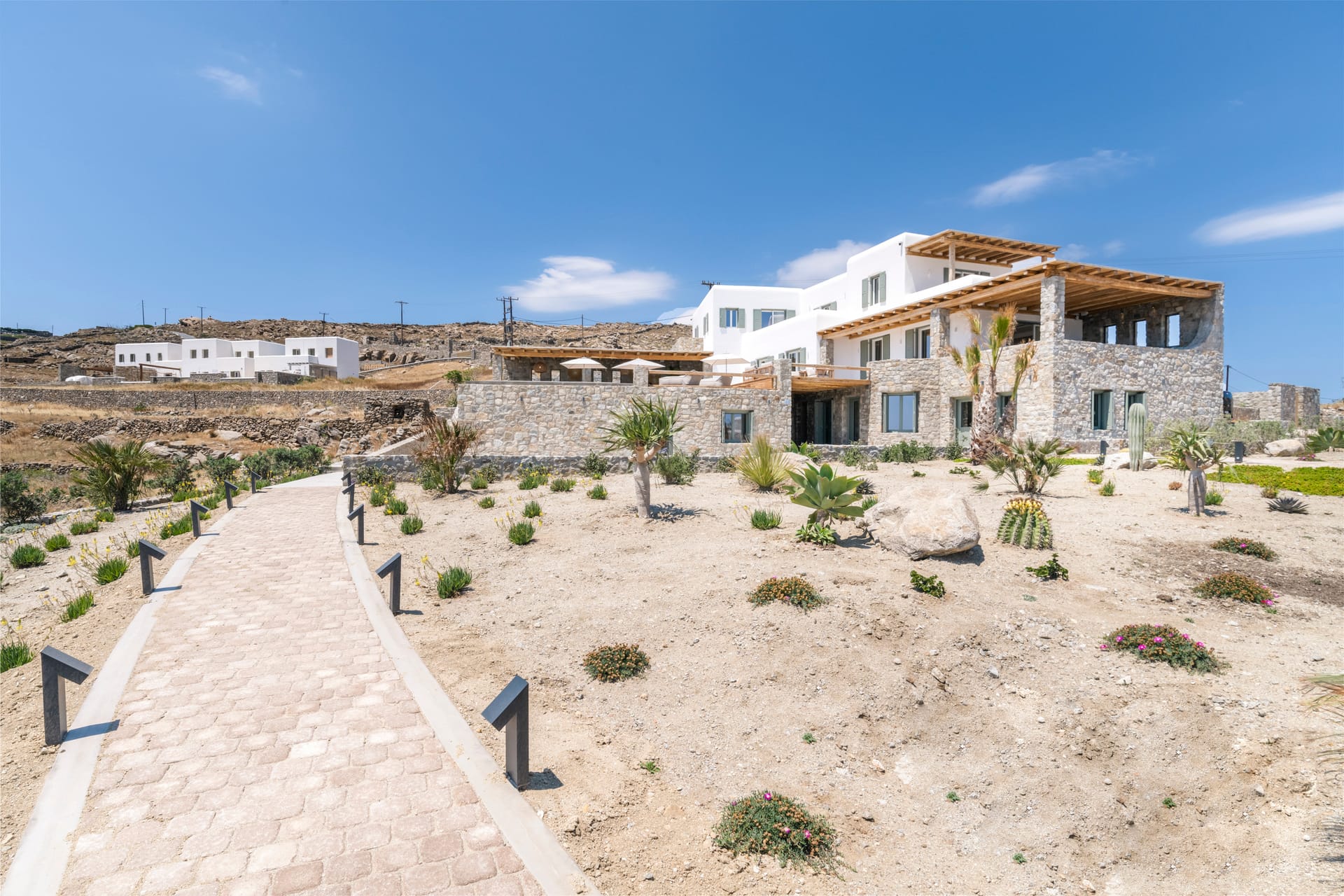 Villa Dios Ornos grounds